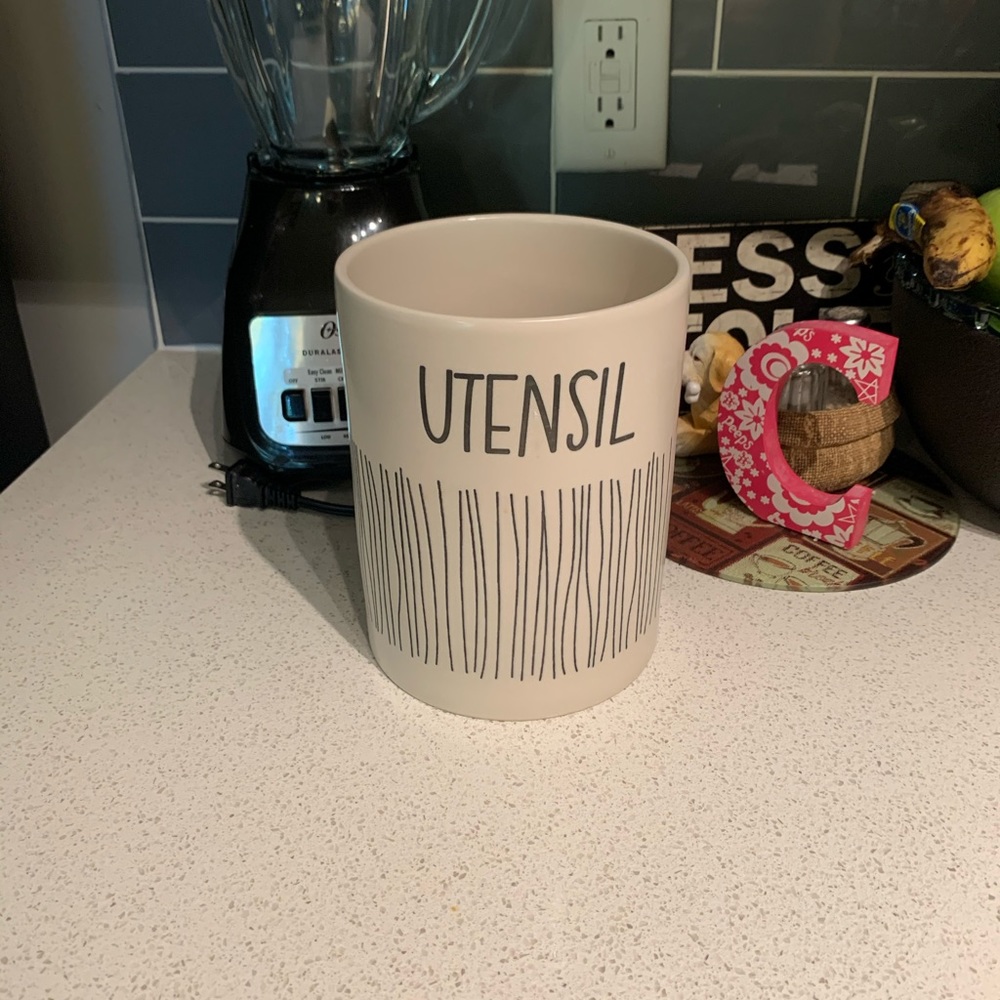 Pier One Stonewear Utility Holder